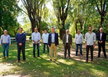 Macri se metió en la interna del PRO bonaerense con un respaldo a los intendentes