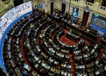 Diputados se dispone a la sesión especial para aprobar la reducción del impuesto a las ganancias