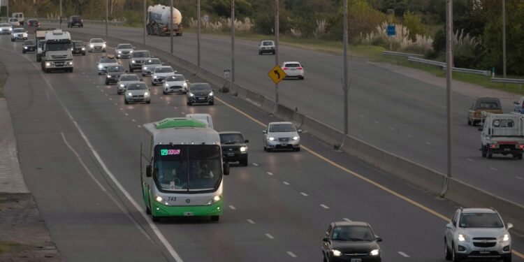 SEMANA SANTA: Colapsa la Ruta 2