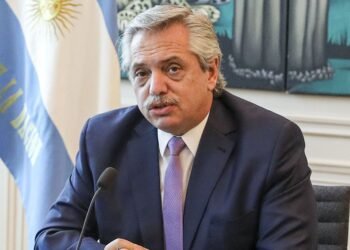 Alberto Fernández, a Bolsonaro: “En Argentina no hay toque de queda”