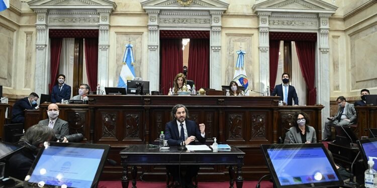“El Presidente se la juega por salvar vidas y la oposición politiza la pandemia”