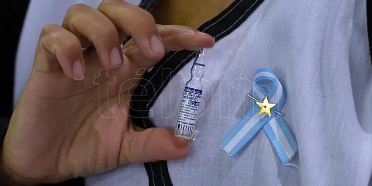 Una sola dosis de la Sputnik V alcanzaría para inmunizar a quienes ya tuvieron la enfermedad