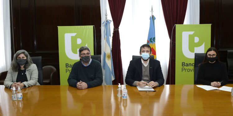 Provincia Fideicomisos: Nueva línea de financiación para el fortalecimiento de la cadena láctea bonaerense