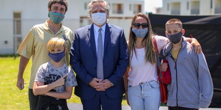 El Presidente encabeza la entrega de viviendas más importante en la historia del Procrear