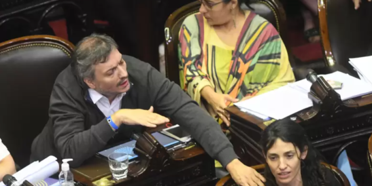 Máximo Kirchner cuestionó el “comportamiento patoteril” de la oposición