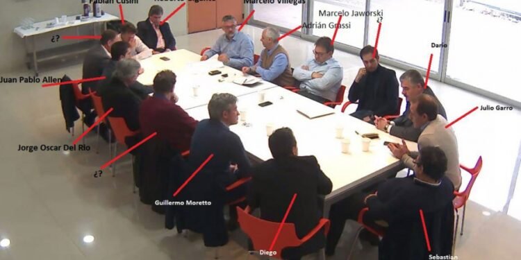 Guillermo Moretto presentó un escrito y no respondió preguntas sobre la “mesa judicial”