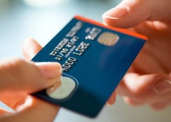 Cuáles son las nuevas tasas máximas que pueden aplicar los bancos y los comercios