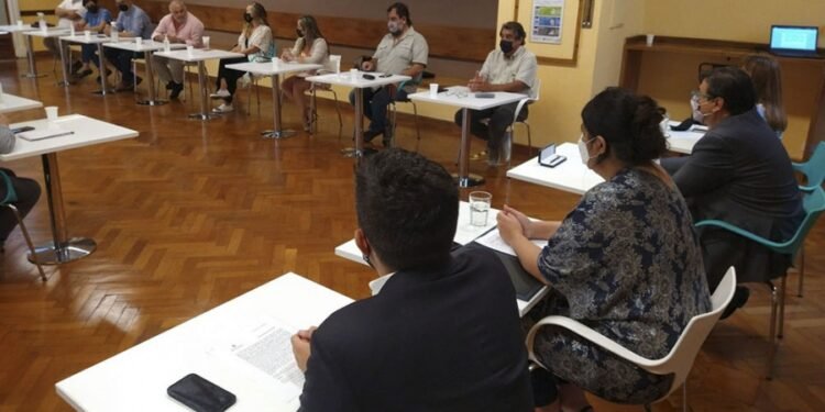 Los gremios estatales discuten una compensación paritaria ante el proceso inflacionario