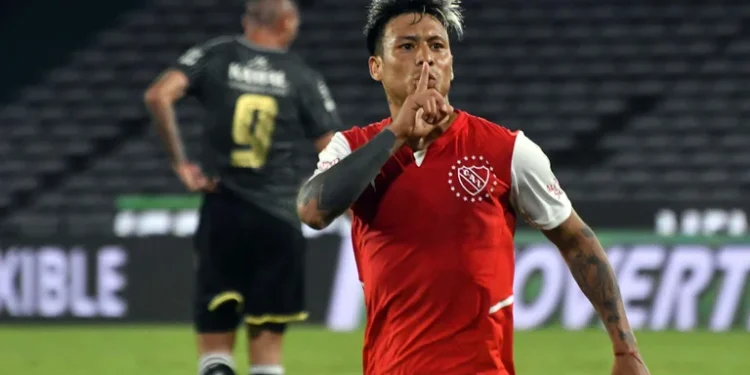 Sorpresa: Racing se comunicó con una figura de Independiente con intención de contratarlo en junio