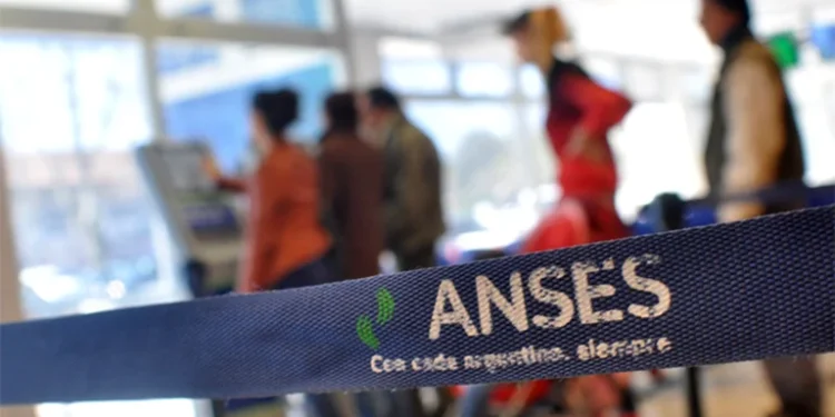 Bono de $6.000 a jubilados: los días que se pagará y qué trámites hay que hacer