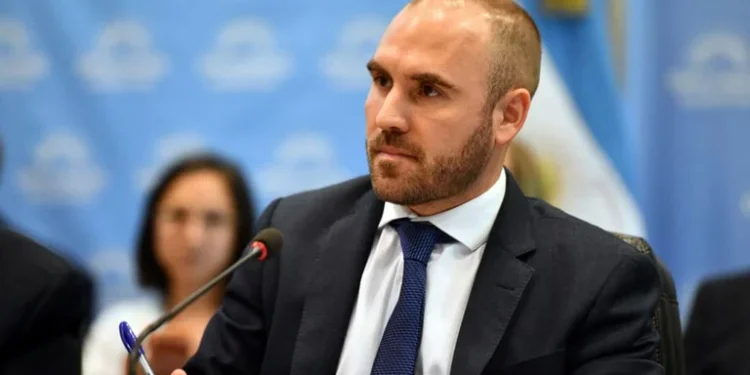 Mientras crece el peso de la deuda atada a la inflación, el Gobierno afronta en un mes y medio $1,2 billones de vencimientos en el mercado local