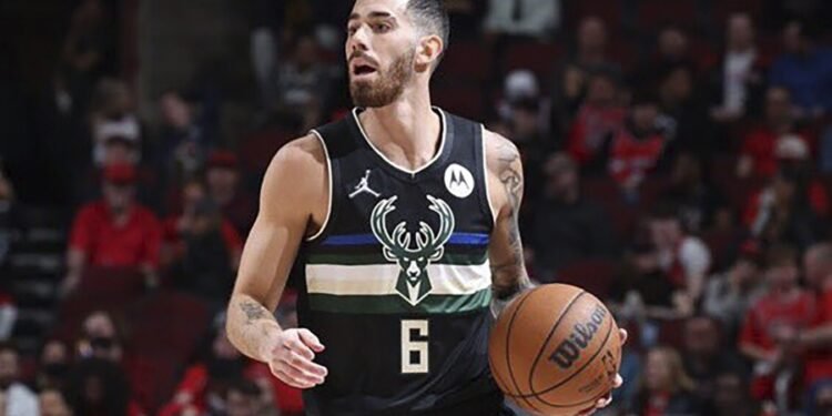 El campeón Milwaukee fue eliminado por Boston en la NBA con Vildoza en cancha