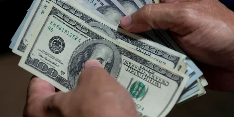 Por qué el Banco Central compró USD 640 millones en el mercado en mayo pero sus reservas siguen en caída