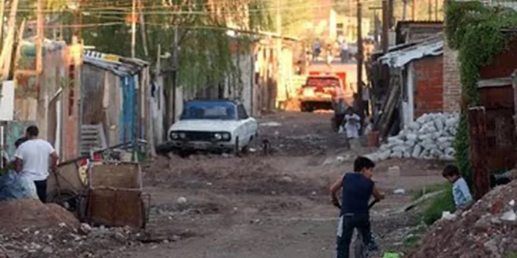 Pobreza crónica: se necesitan con urgencia condiciones para la inversión y la generación de empleo