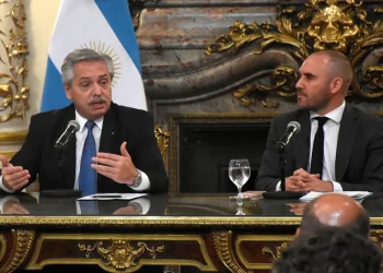 Aumentan las críticas sobre el rumbo del Gobierno y Alberto Fernández afronta el desafío de reconstruir su poder político aferrado al plan económico