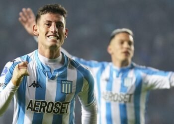 Racing venció a Melgar y quedó a un paso de clasificar a la siguiente instancia