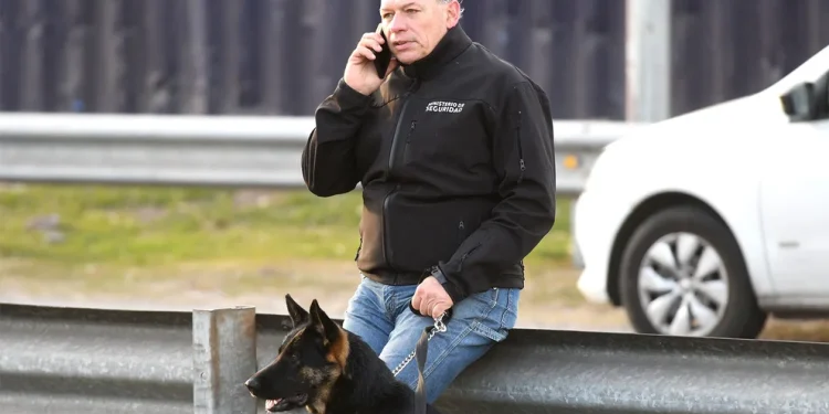 Bona, la perra de Sergio Berni, protagonista de la mañana en la que el ministro reapareció con definiciones fuertes