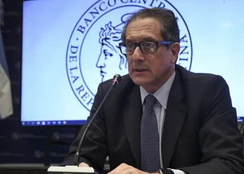 Las importaciones llegaron a un récord histórico en mayo pero igualmente se agravó la falta de dólares para las empresas