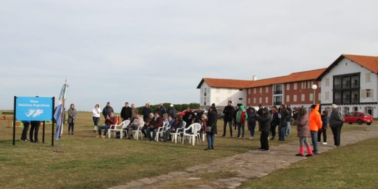 Nombramiento de las plazas “Malvinas Argentinas” en las Unidades Turísticas