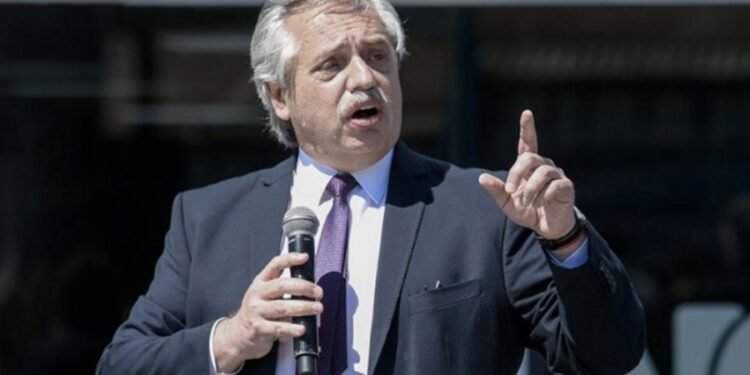 El Presidente asistirá a la CGT para homenajear a Perón a 48 años de su muerte