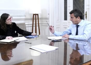 Massa se reunió con Batakis en el Congreso