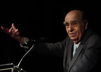 Julio María Sanguinetti: “Es un desperdicio que Argentina caiga siempre en estas crisis con todo lo que tiene”