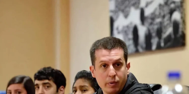 Un dirigente piquetero ocupará la banca que deja Sergio Massa en la Cámara de Diputados