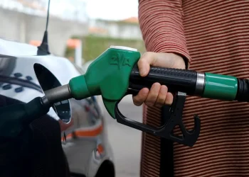 Petroleras acordaron en el Ministerio de Economía un tope a las subas de la nafta para los próximos meses