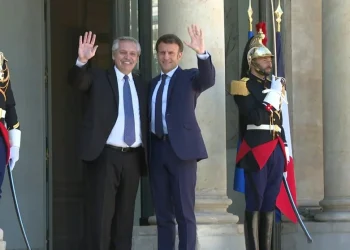 Alberto Fernández en París: “Con Macron vamos a tratar los temas que afectan a Europa y América Latina”