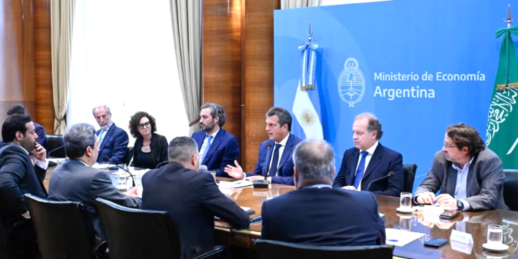 Arabia Saudita invertirá US$500 millones en salud, energía y alimentos en la Argentina