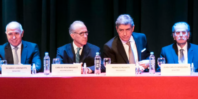 Un poderoso funcionario de la Corte Suprema recusó a los cuatro jueces del tribunal