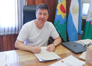 Un intendente dejó de pagar su sueldo y el de los concejales por un recorte de fondos de Kicillof