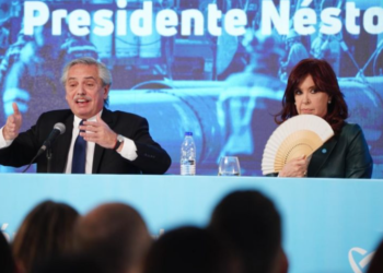 Fernández respondió a Macri y dijo que «intentaron darle el gasoducto a sus amigos y hacer negocios»