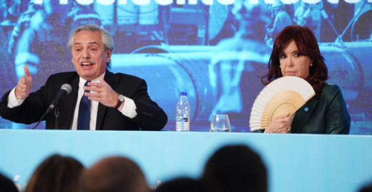 Fernández respondió a Macri y dijo que «intentaron darle el gasoducto a sus amigos y hacer negocios»