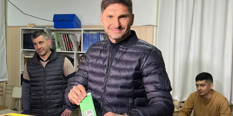 Quién es Maximiliano Pullaro: el radical que se especializó en Seguridad y arrasó en las elecciones a gobernador