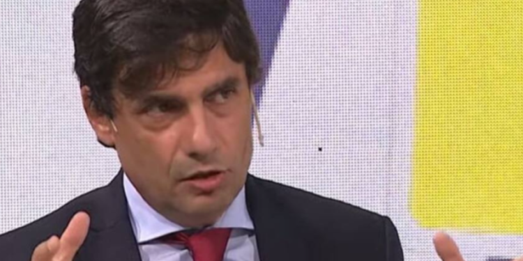 Hernán Lacunza dijo que no vendería YPF y destacó dos virtudes de Javier Milei