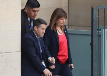 Bullrich vs. la izquierda | La ministra de Seguridad se presentó en Comodoro Py, en la causa por su protocolo antipiquetes