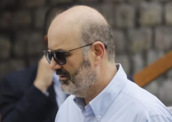 Sturzenegger se anticipó a un posible rechazo del DNU con un largo descargo en redes