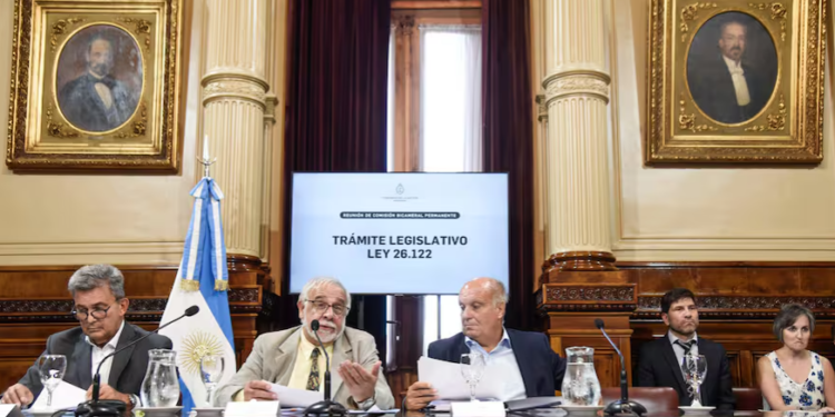 El mega DNU: faltaron los funcionarios del Gobierno a la bicameral y los vuelven a citar para la semana próxima