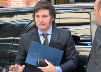 El gobierno prepara un recorte masivo a fin de mes para empresas públicas