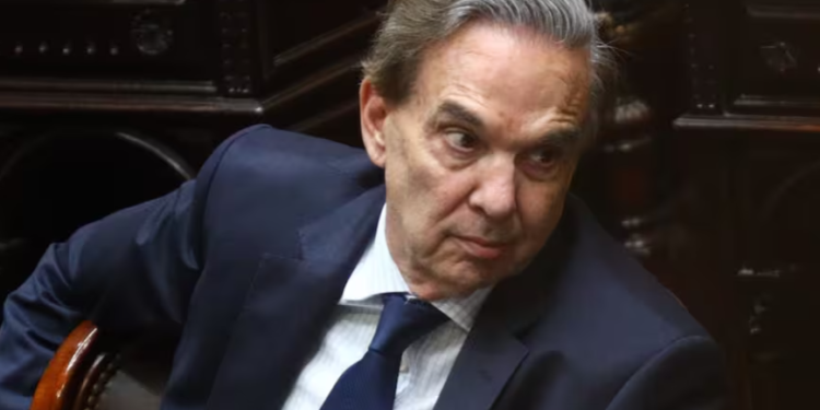 Ley de Bases | Pichetto negó las acusaciones de Elisa Carrió y dijo: “No hay leyes para Moyano”