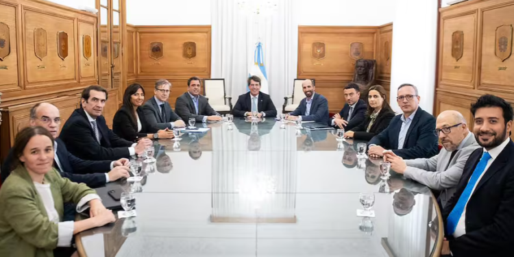 La tensa pulseada entre Milei y la UCR por un capítulo clave de la reforma laboral que enfureció a la CGT