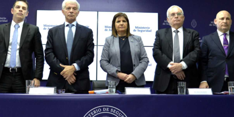 El Gobierno despedirá cerca de 5 mil empleados públicos para profundizar el ajuste del Estado