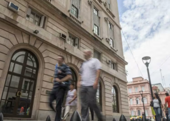 El Gobierno lanzó el decreto que disuelve la AFI, repone la SIDE y la divide en cuatro organismos