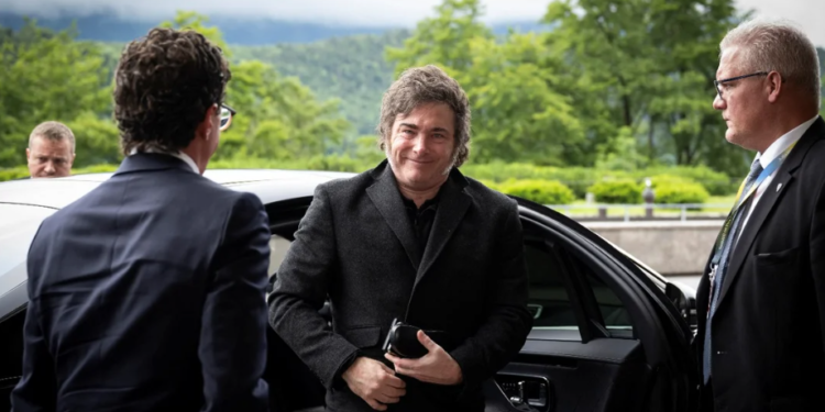 Tras su paso por el G7, Milei arribó a Suiza para participar de la cumbre por Ucrania