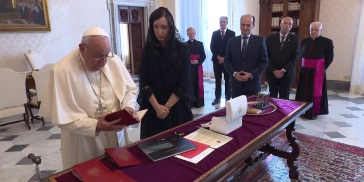 La intimidad del encuentro entre Victoria Villarruel y el papa Francisco: “Un clima muy amable y de mucho cariño”