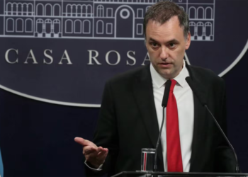 Blanqueo: Adorni confirmó que ingresaron 18 mil millones de dólares