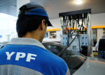 YPF aumentó el precio de la nafta: ¿cuánto cuesta a partir de hoy?