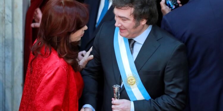 Javier Milei festejó la condena a Cristina Kirchner, defendió a Santiago Caputo y volvió a atacar a la prensa