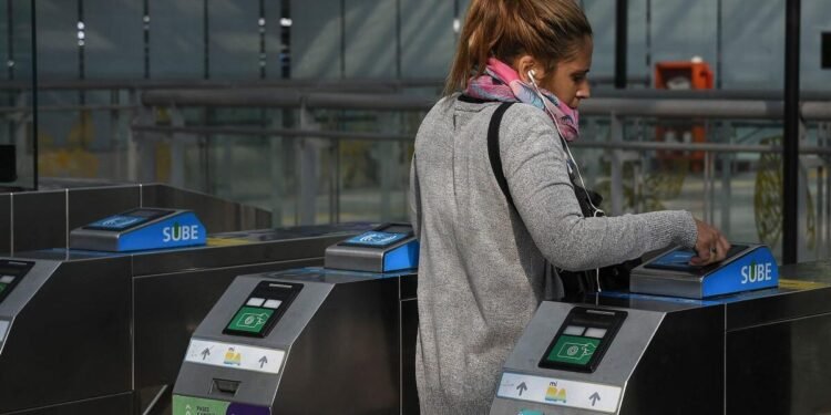 Pagos “sin contacto” y con NFC en el subte: la promoción de MODO y los detalles de la implementación